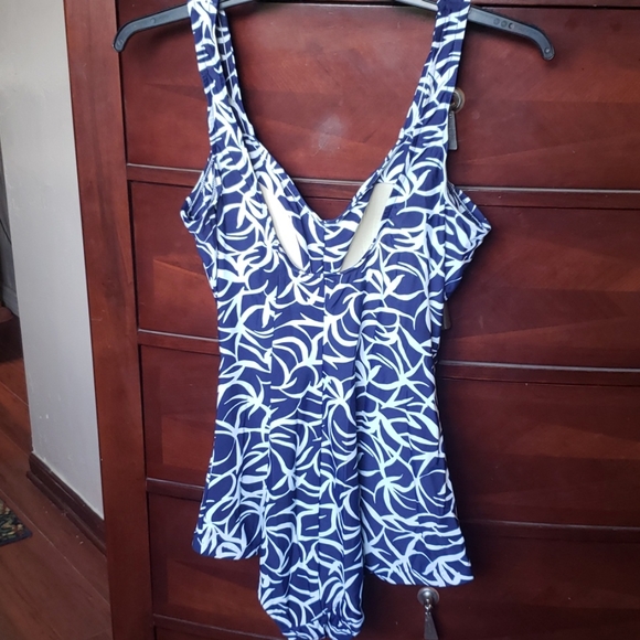 Maxime of Hollywood - Picture 2 of 2